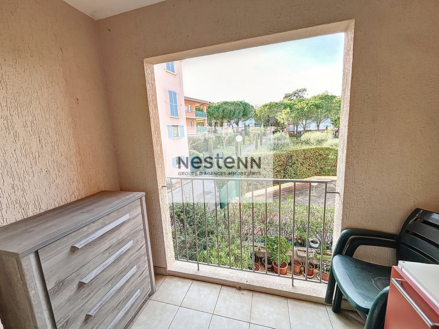 FREJUS Appart T3 meublé, garage, cave.