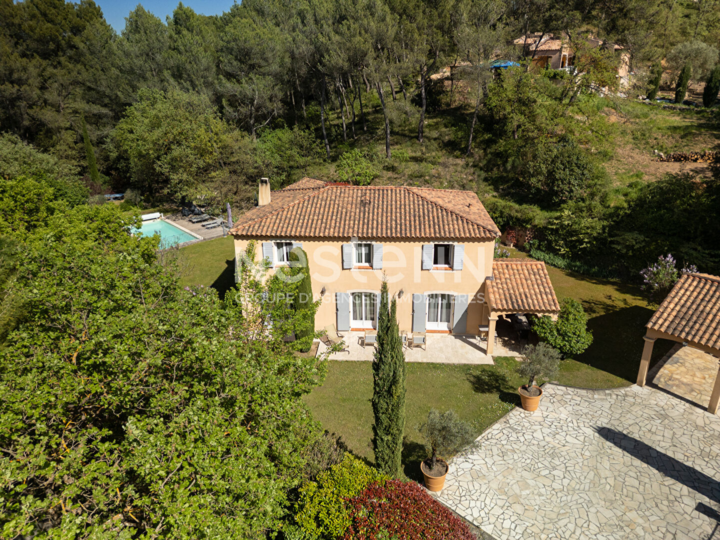 Maison Bouc Bel Air 7 pièces 202.45 m2, bastide provençale, 5 chambres, double séjour, cuisine indépendante, piscine, terrain de 2000m², calme, proche IBS