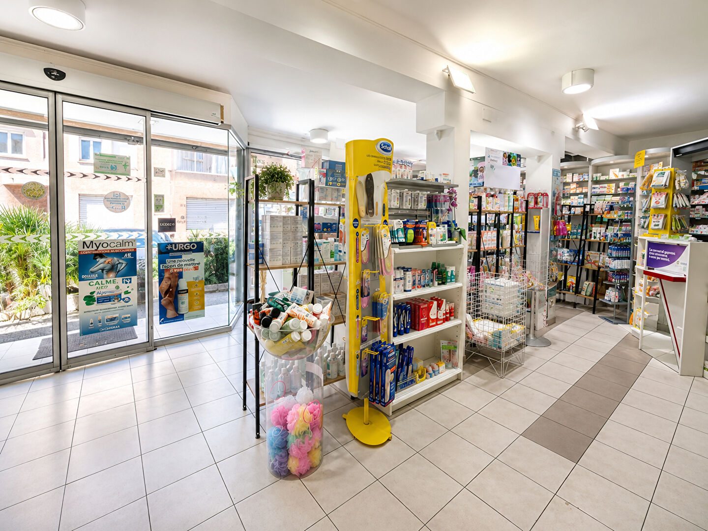 Local commercial 128 m² · à Marignane · 128 m² · 350 000 €
