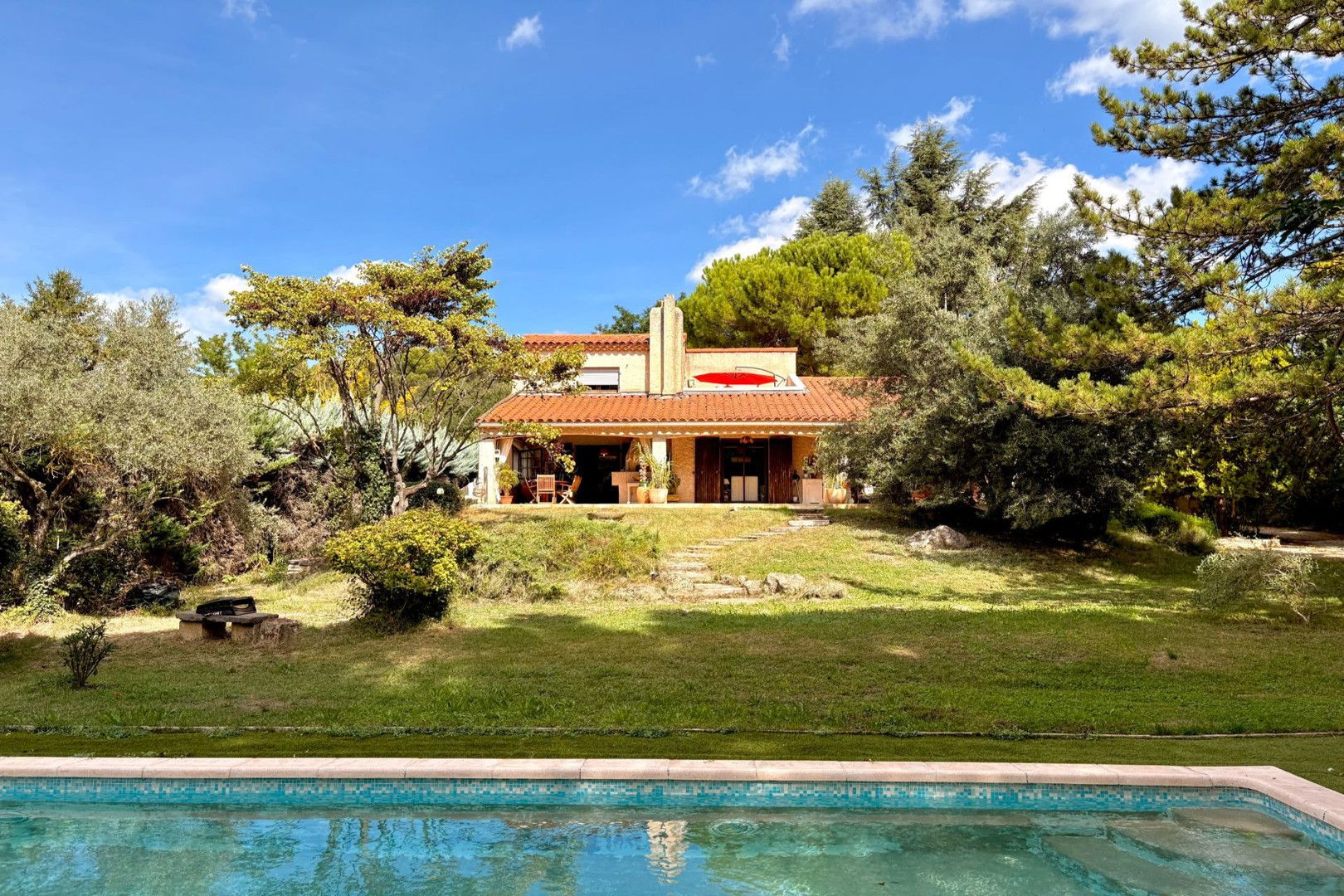 Maison 5 pièces 190 m² · à Simiane-Collongue · 190 m² · 849 000 €