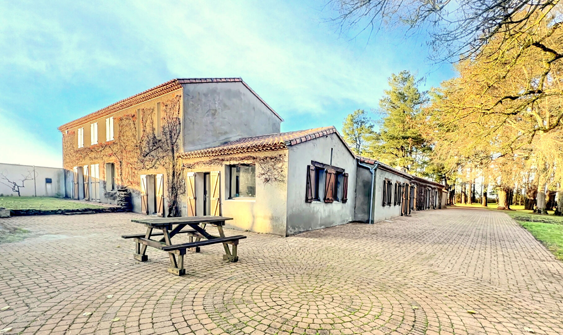 Maison Saint Julien De Concelles 7 pièce(s) 251 m²