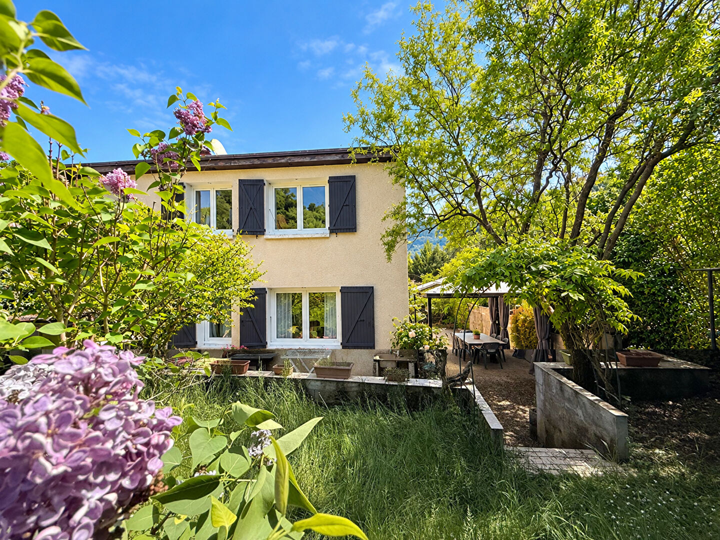 Maison 4 pièces 76 m² · à Saint-Bueil · 76 m² · 185 000 €
