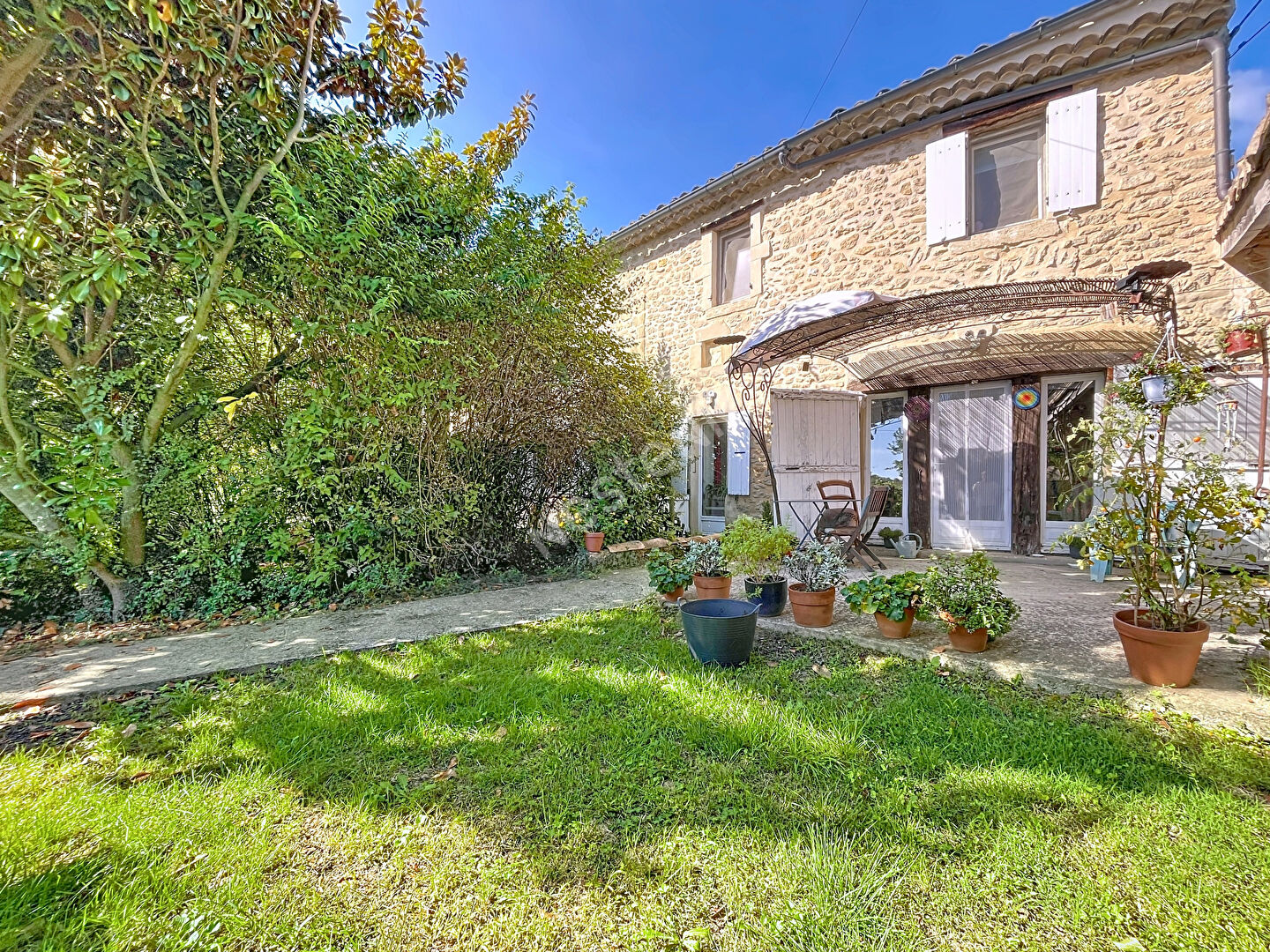 Maison 9 pièces 256 m² · à Grane · 256 m² · 597 400 €