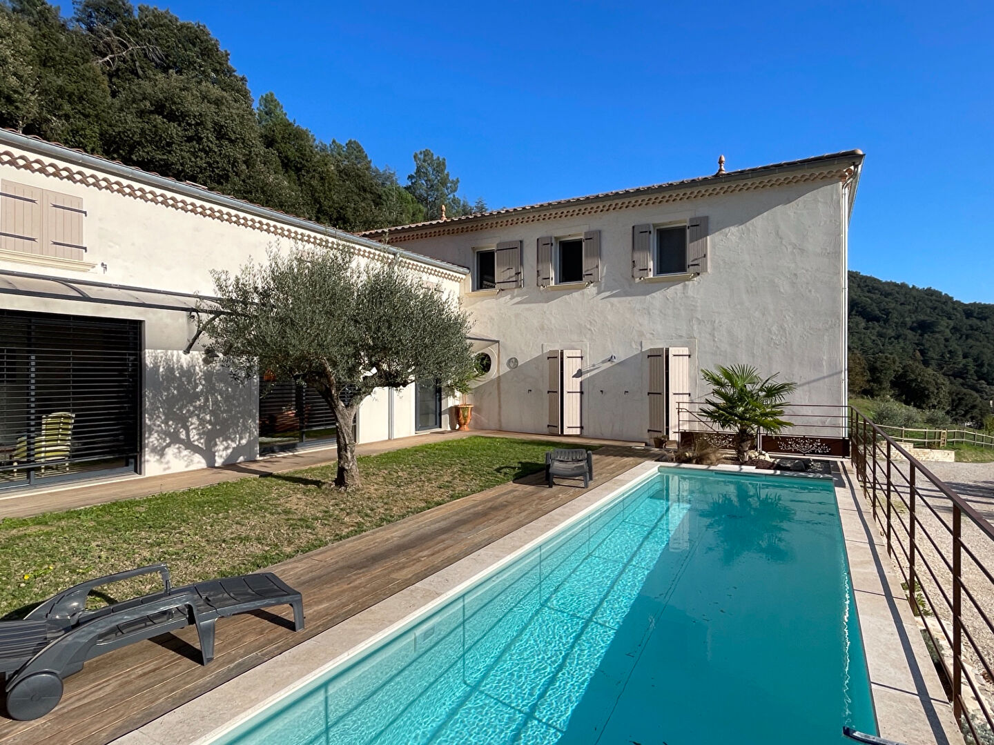 Ardèche : Vallée de l'Eyrieux Demeure de prestige  6 pièce(s) 200 m2 sur 10 hectares.