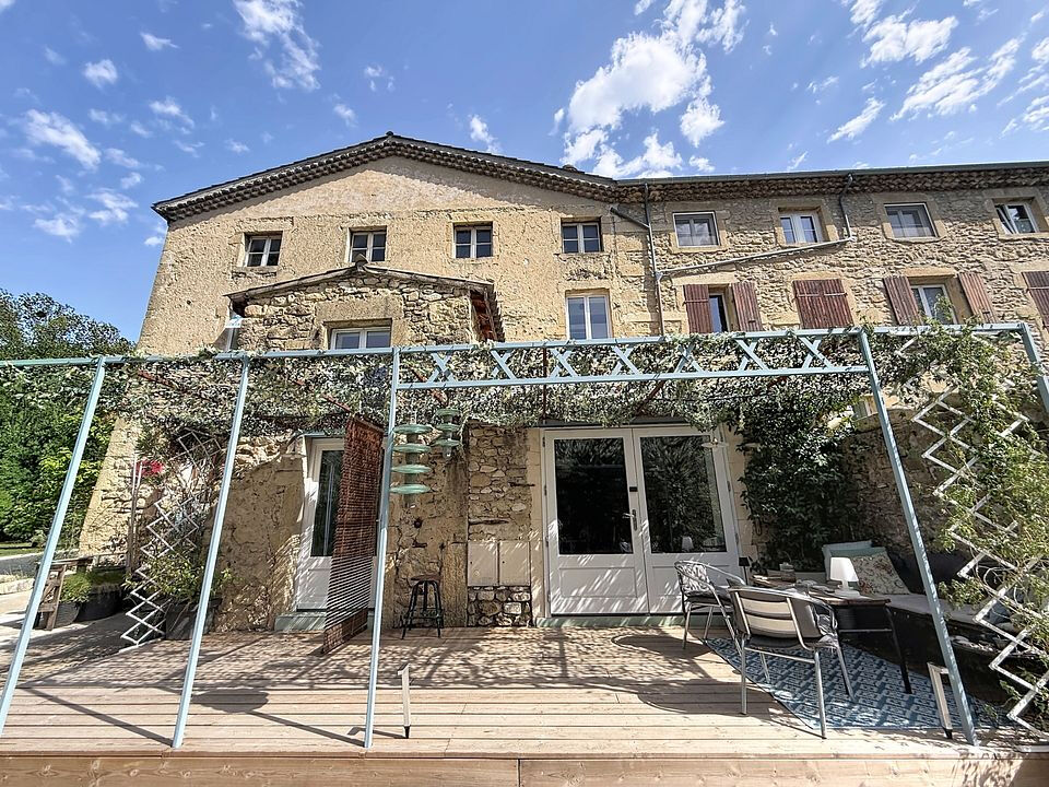 Appartement 5 pièces 181 m² · à Grane · 181 m² · 330 000 €