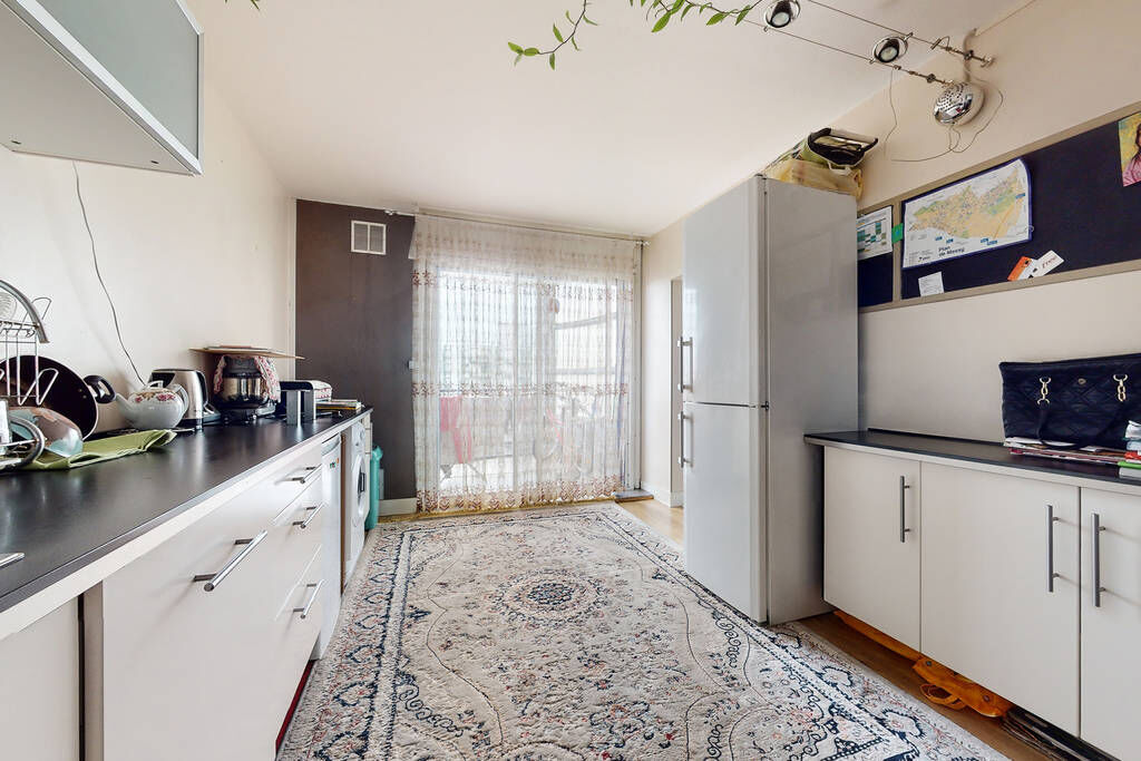 A MASSY -VILLAINE - Appartement Massy 4 pièce(s), bacon et cave