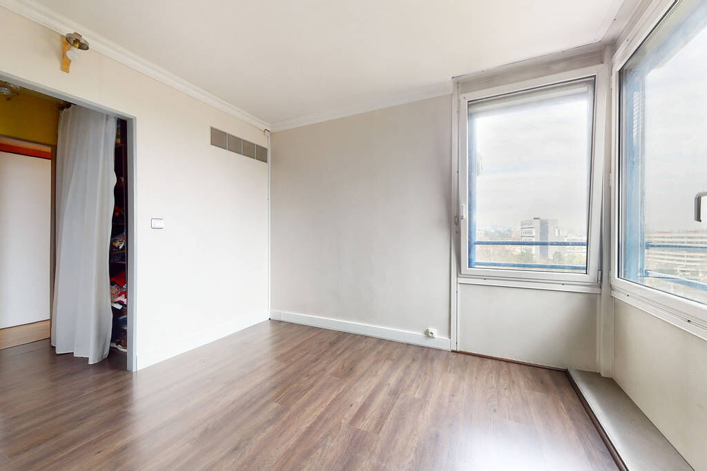 A MASSY -VILLAINE - Appartement Massy 4 pièce(s), bacon et cave