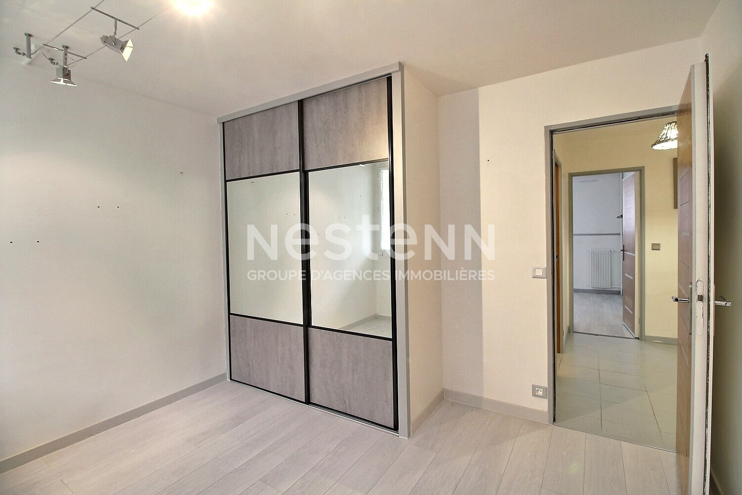 Appartement Massy 4 pièce(s) 79,02 m² ( 80,77 m² au sol)  grande terrasse,  et cellier privatif