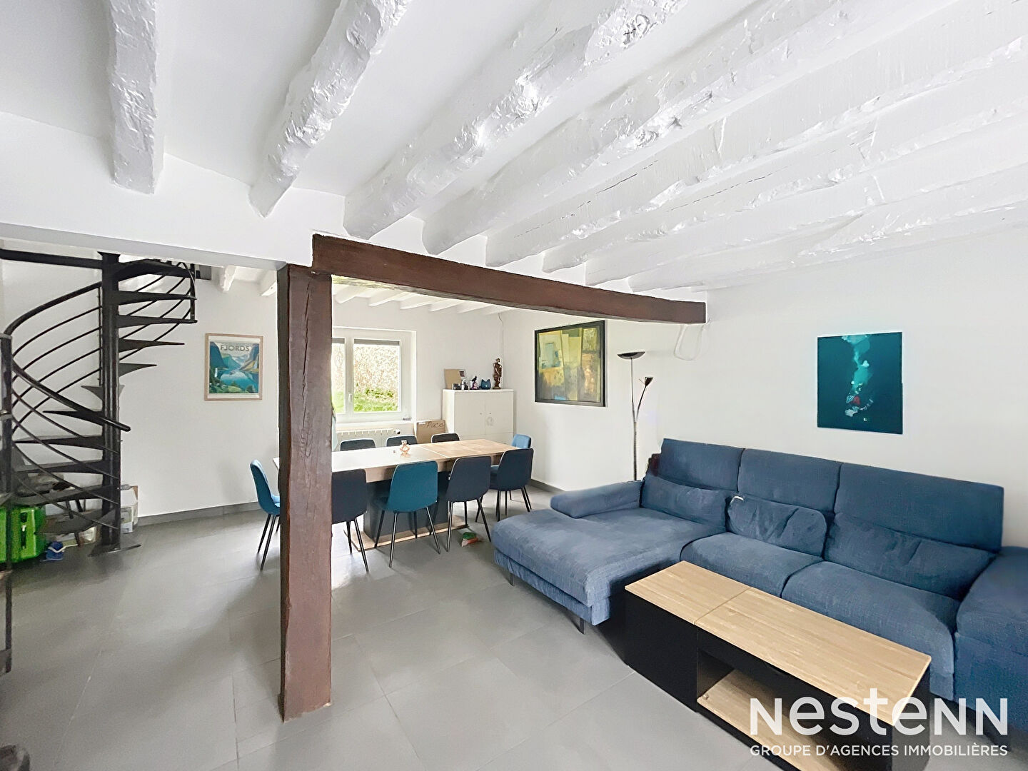 Charme et authenticité - Maison en pierre de taille  - 3 chambres, jardin et garage - Hameau d'Auxonnettes