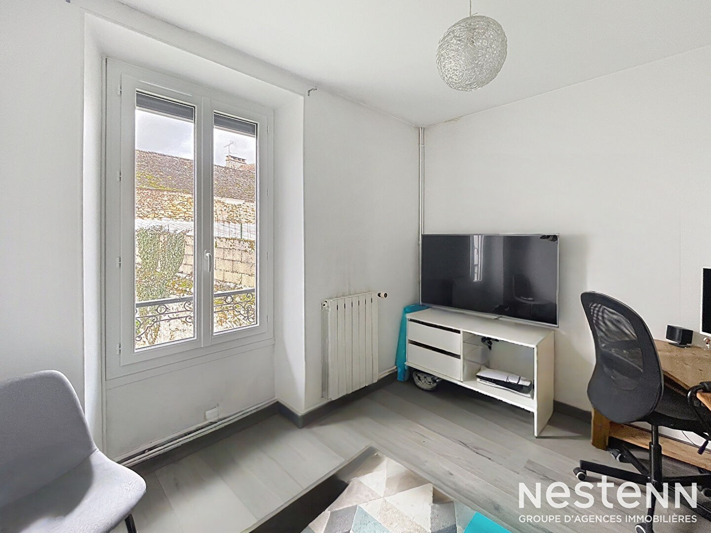 Charme et authenticité - Maison en pierre de taille  - 3 chambres, jardin et garage - Hameau d'Auxonnettes