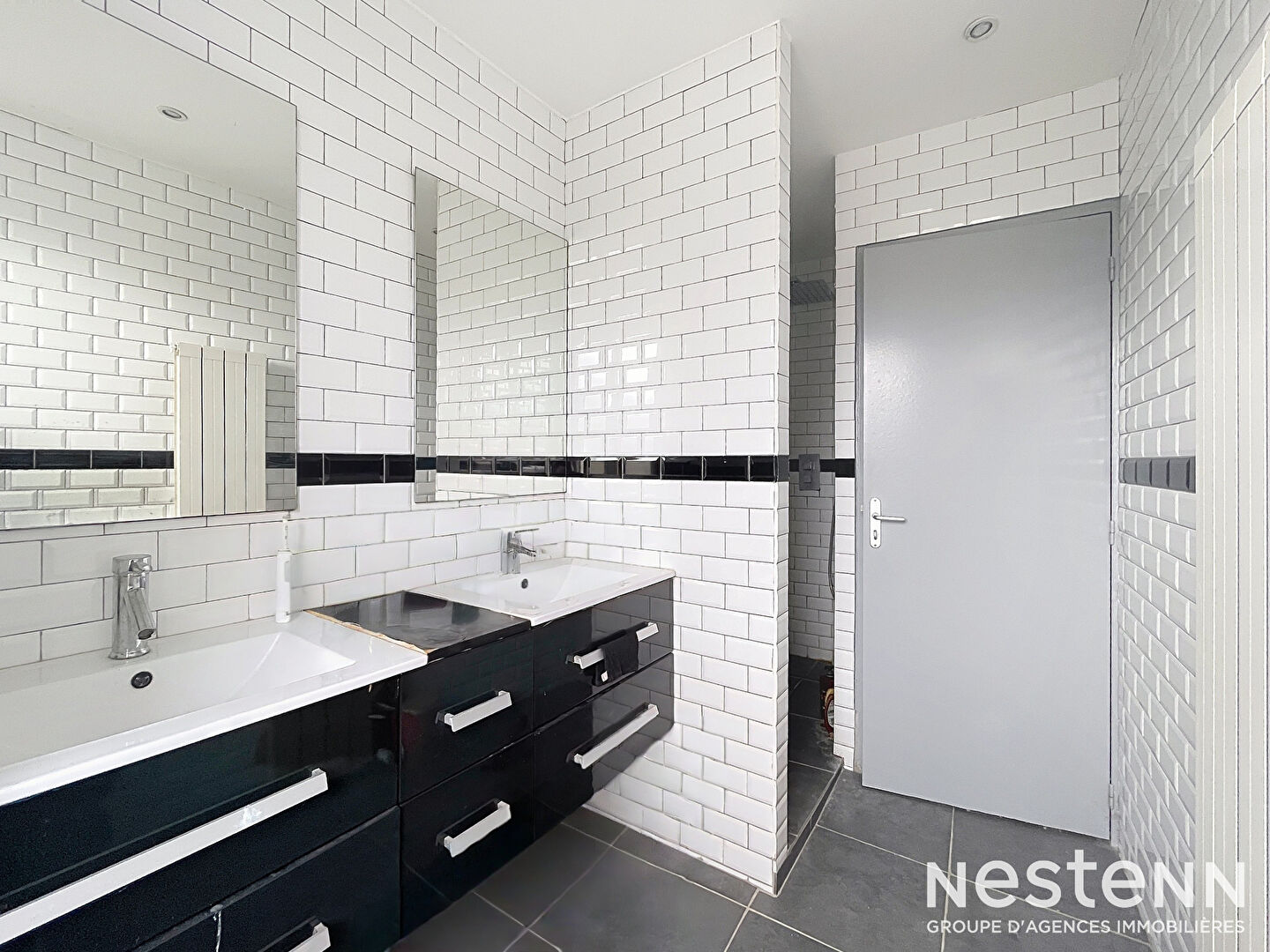 Charme et authenticité - Maison en pierre de taille  - 3 chambres, jardin et garage - Hameau d'Auxonnettes