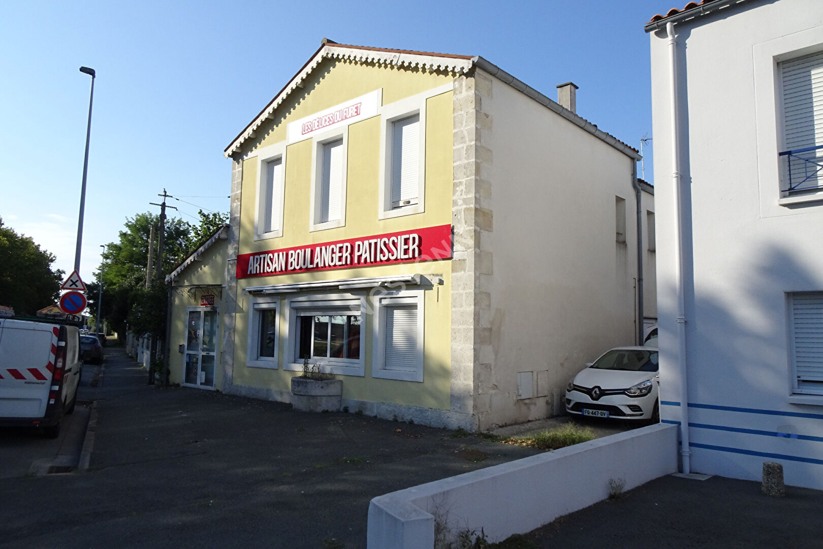 Local commercial 5 pièces 166 m² · à Rochefort · 166 m² · 221 000 €