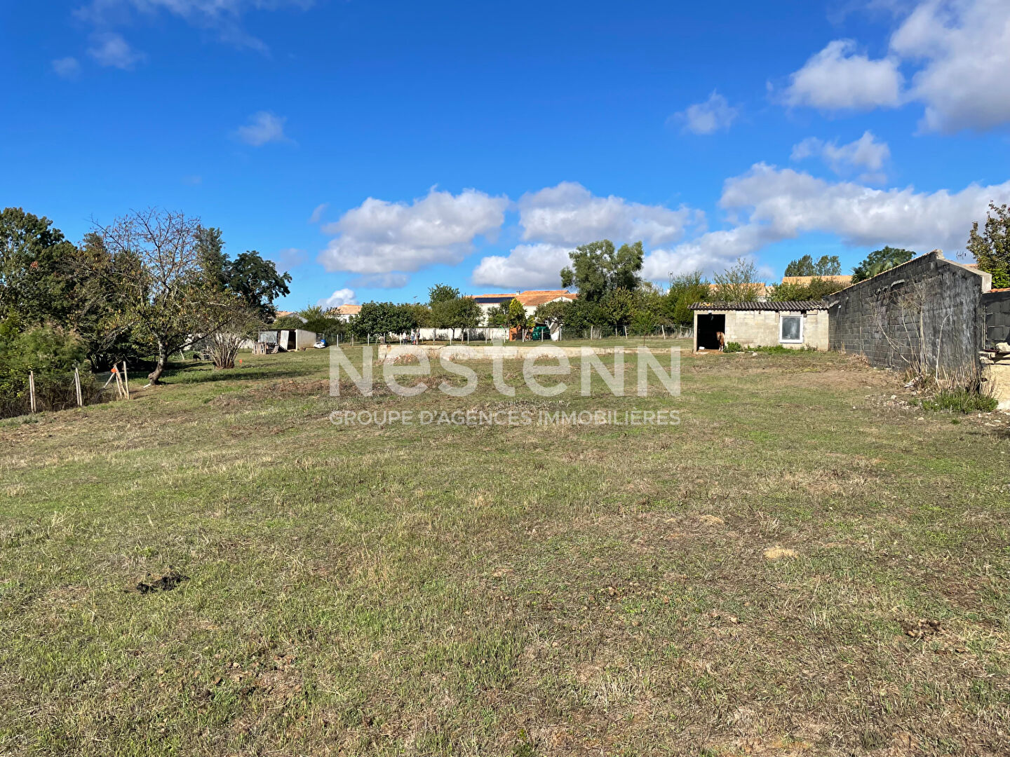 Terrain 1425 m² · à Rochefort · 189 900 €