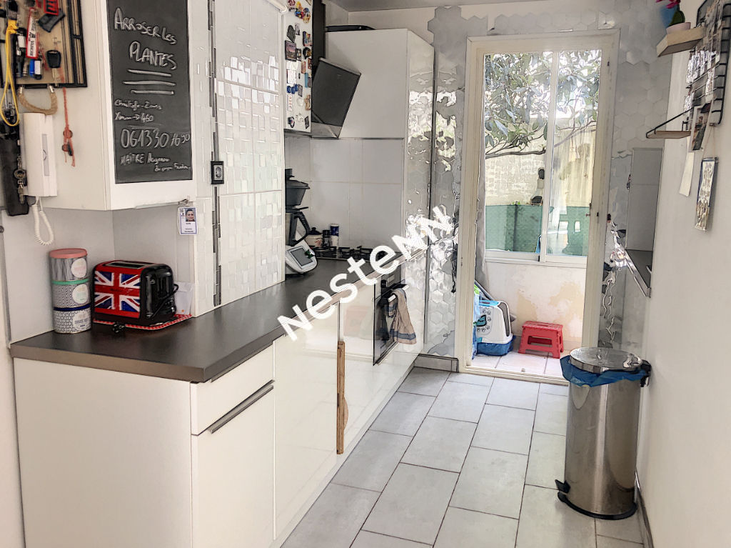 Appartement Toulon St Roch T3 avec cour