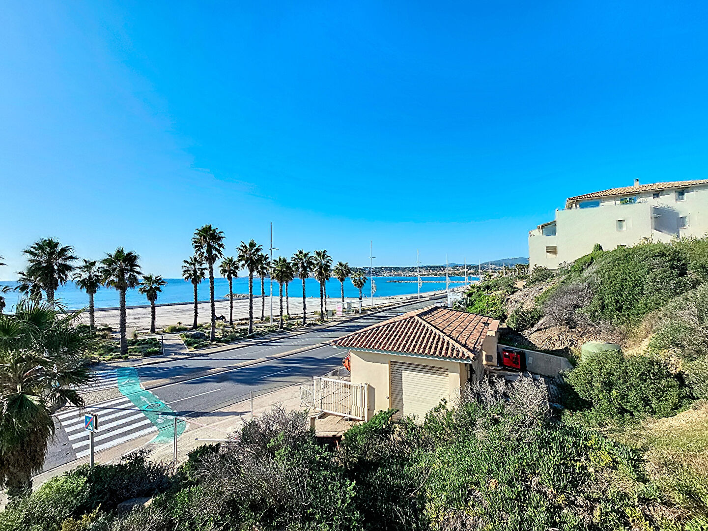 Appartement 2 pièces 52 m² · à Six Fours les Plages · 52 m² · 398 000 €