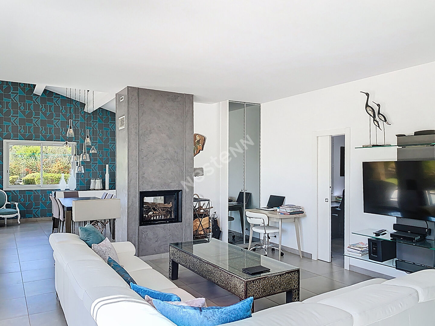 Maison d'architecte contemporaine, à La Cadiere D'Azur  de 12 pièces de 280 m²