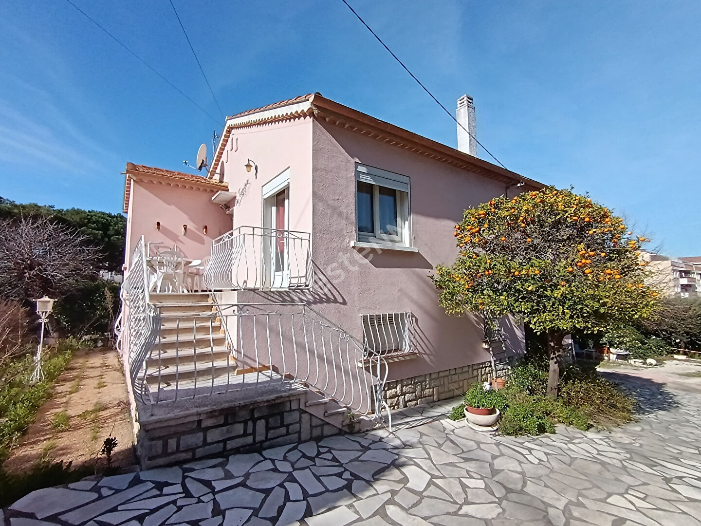 Maison 7 pièces 150 m² · à La Seyne sur Mer · 150 m² · 370 000 €