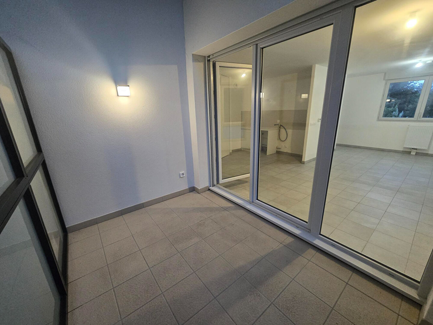 Toulouse 31100 Chemin de Lestang SANS FRAIS D'AGENCE Agréable T1 /T1 Bis Neuf  BBC  de 34.76m² ,Jardin d'hiver / véranda de 5.78m²  1 place de parking en sous sol