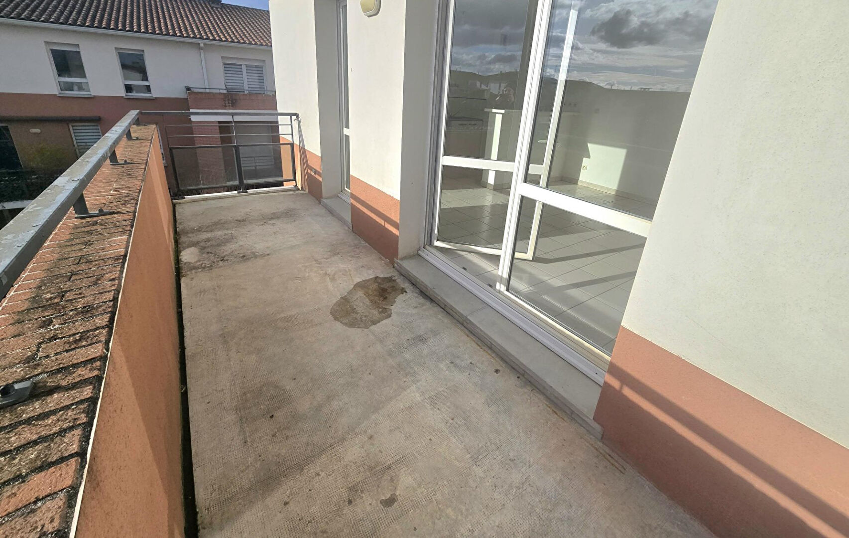 Cugnaux 31170 Agréable T3 récent de 61.76m² terrasse de 8.71m² en 2ème et dernier étage une place de parking en sous sol proche des commerces