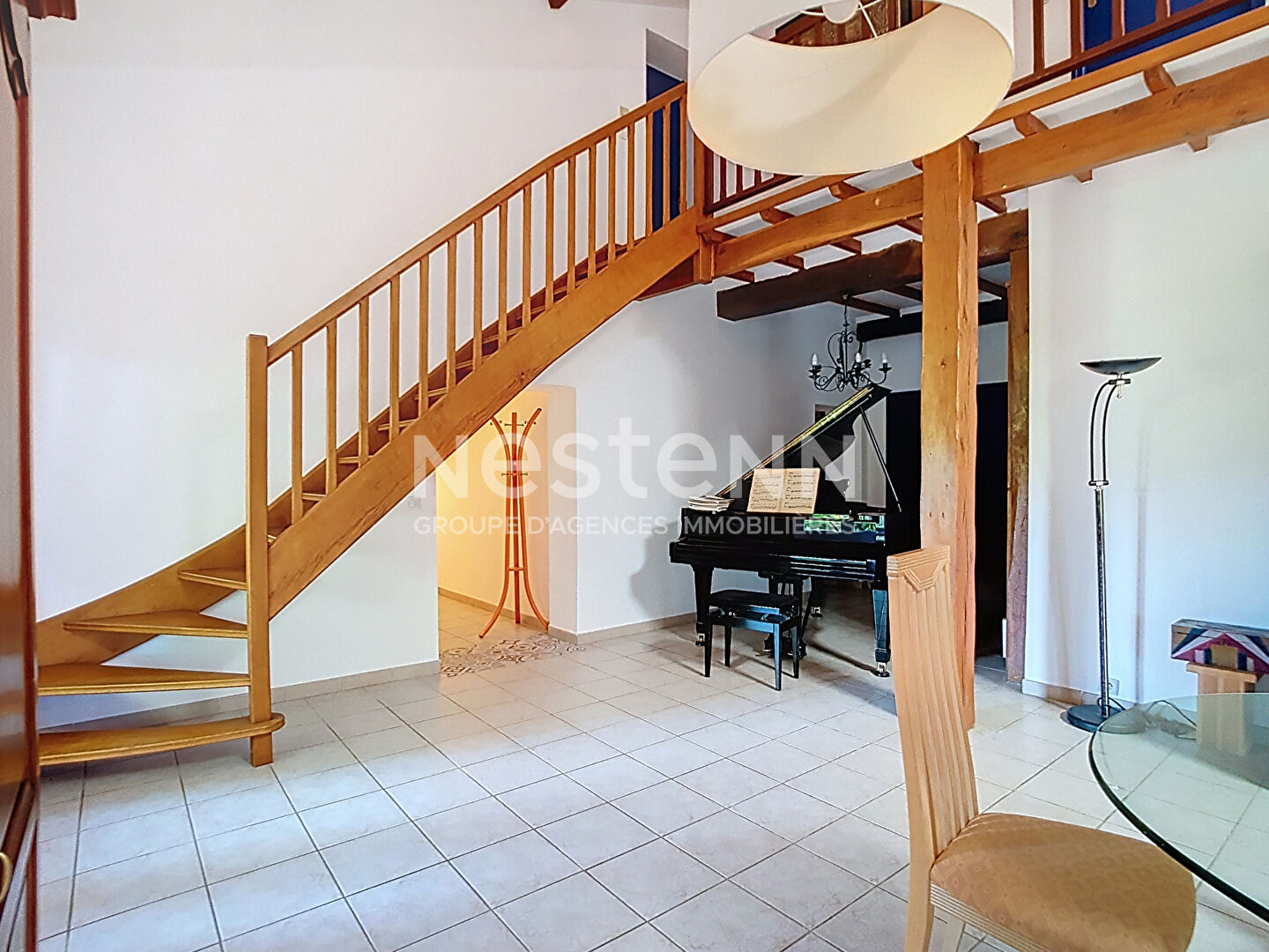 Maison L Isle Jourdain 240 m2 sur un terrain arboré de 4075m², garages, piscine, vue imprenable