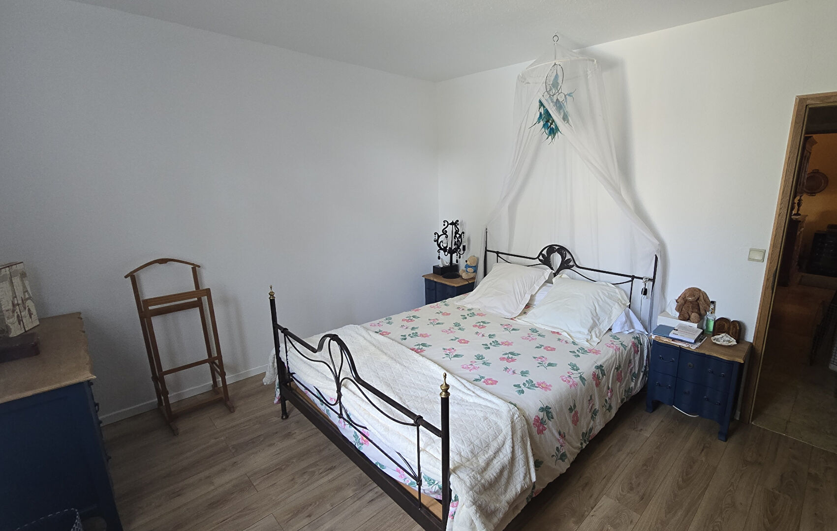 Maison L Isle Jourdain 240 m2 sur un terrain arboré de 4075m², garages, piscine, vue imprenable