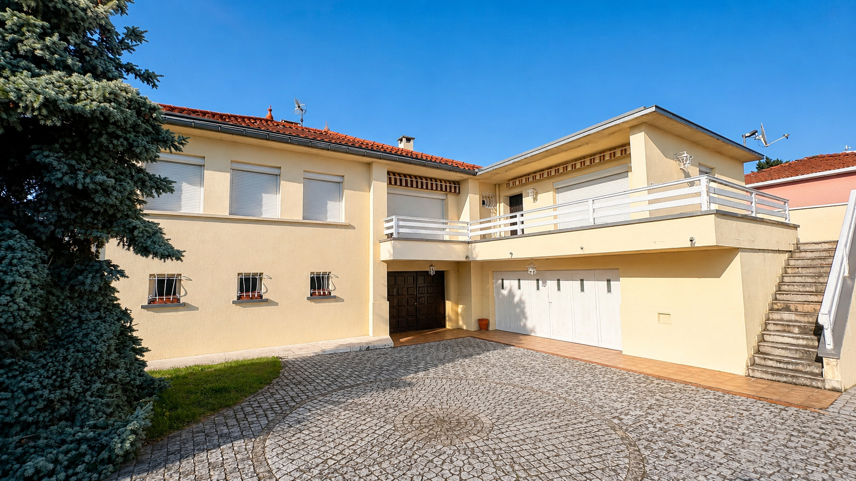 Maison 6 pièces 132 m² · à Vénissieux · 132 m² · 369 900 €