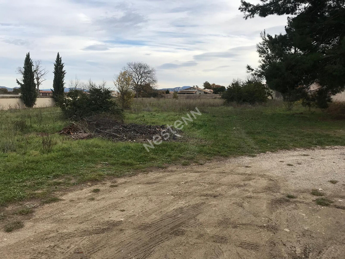 TERRAIN A BÂTIR à Le Puy Sainte Reparade 298,30 m² · 188 000 €