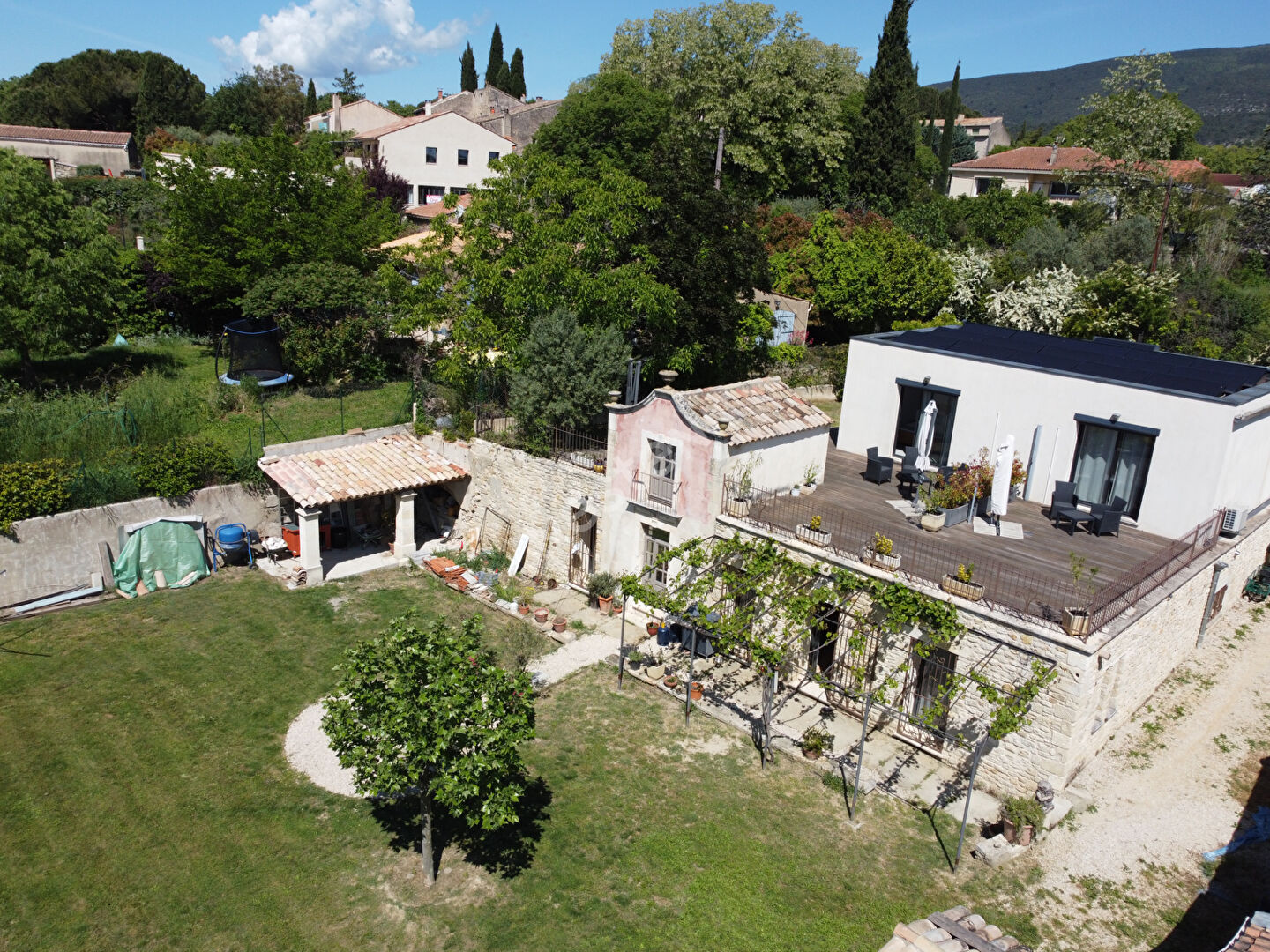 Maison 6 pièces 200 m² · à Cucuron · 200 m² · 890 000 €