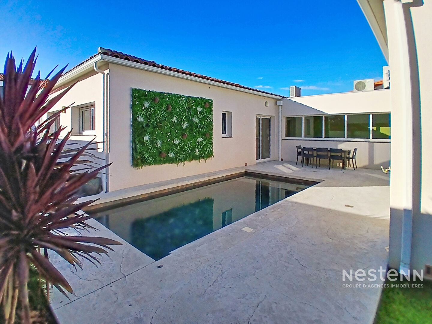 Maison d'Architecte avec piscine à Vendre à Villelongue Dels Monts