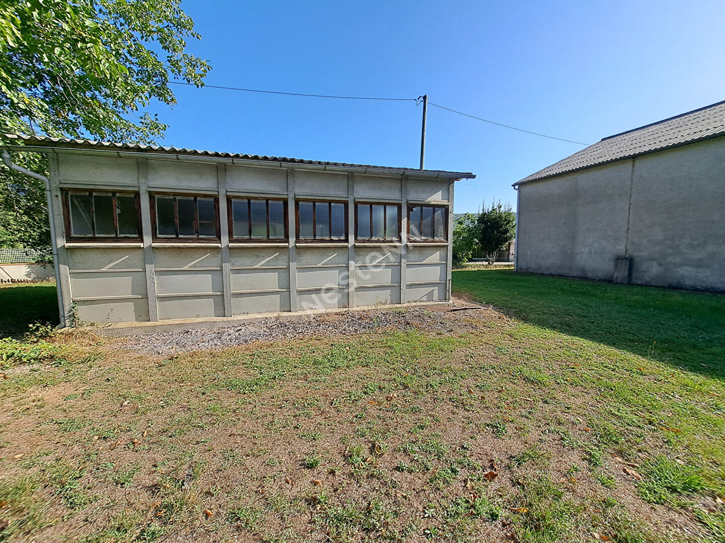 A VENDRE HANGAR + GARAGE + TERRAIN