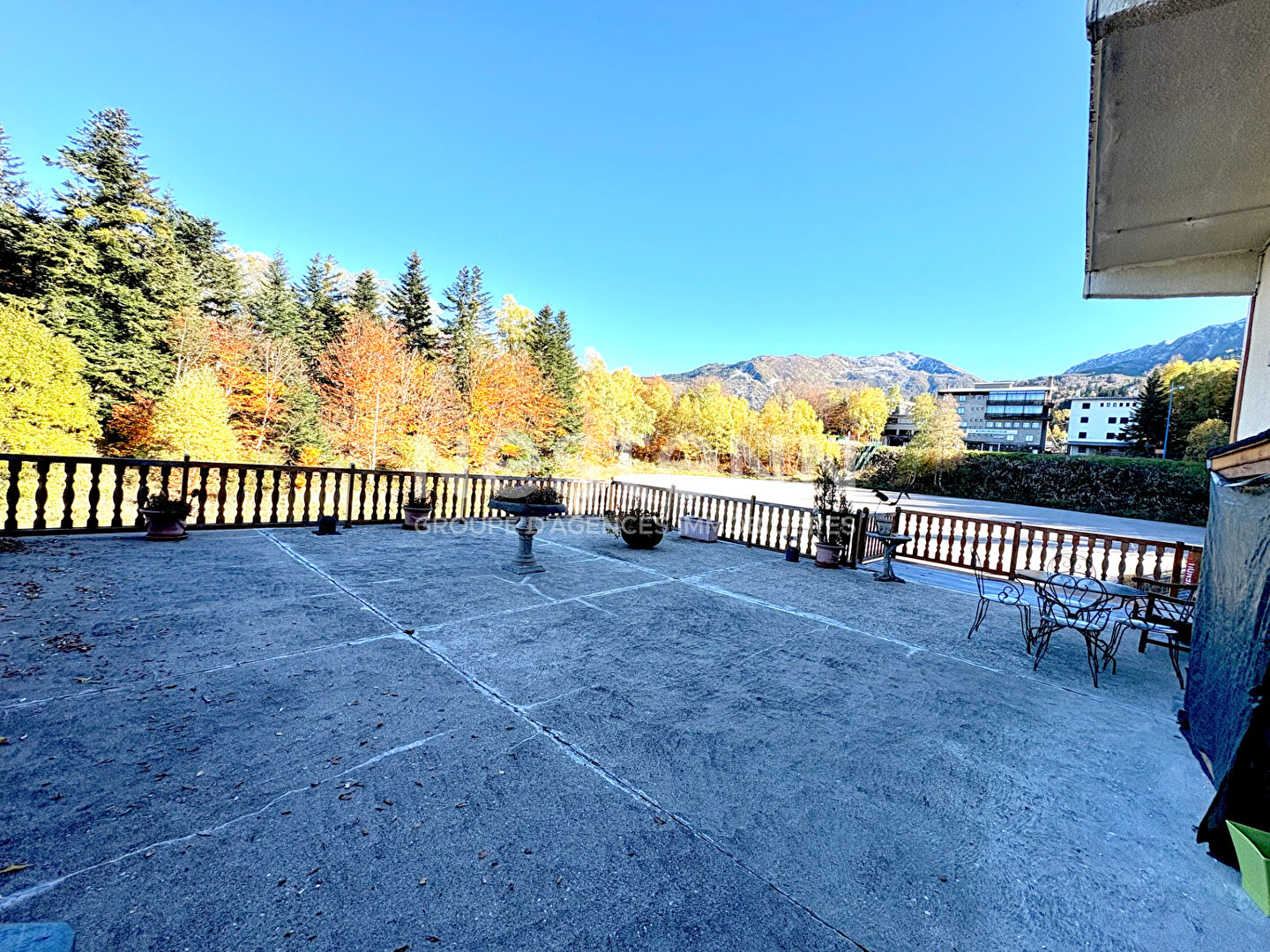 A VENDRE MONTS D'OLMES APPARTEMENT / TERRASSE 116 M² / GARAGE