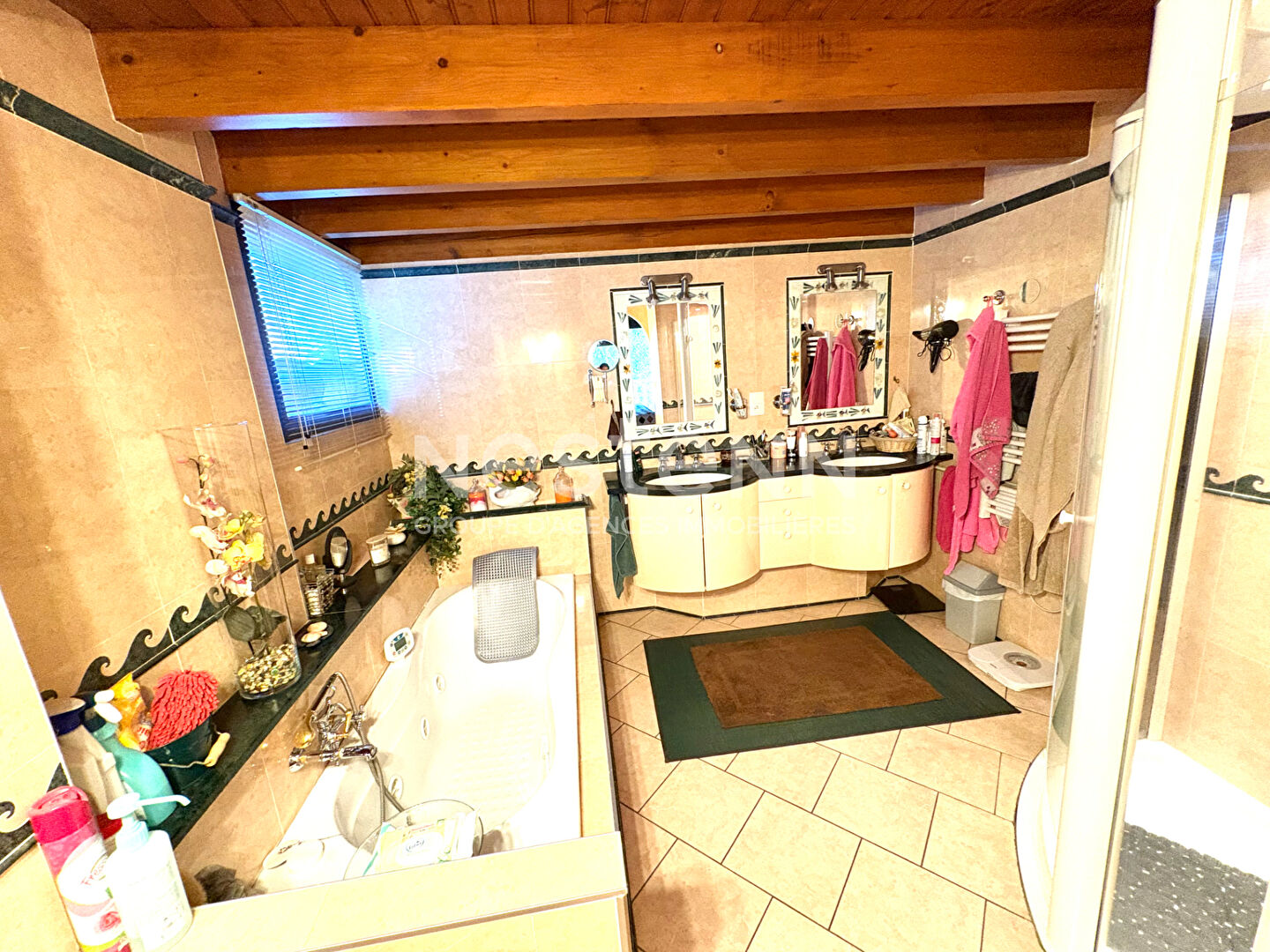 A VENDRE MONTS D'OLMES APPARTEMENT / TERRASSE 116 M² / GARAGE
