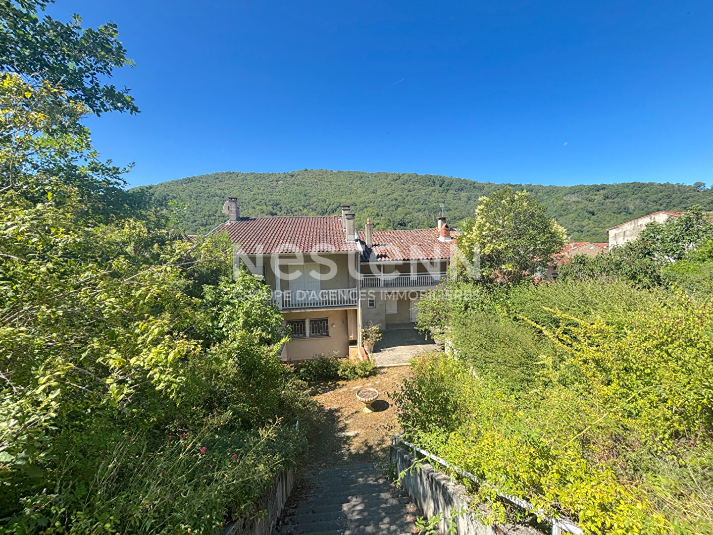 Maison 11 pièces 346 m² · à Dalou · 346 m² · 230 000 €