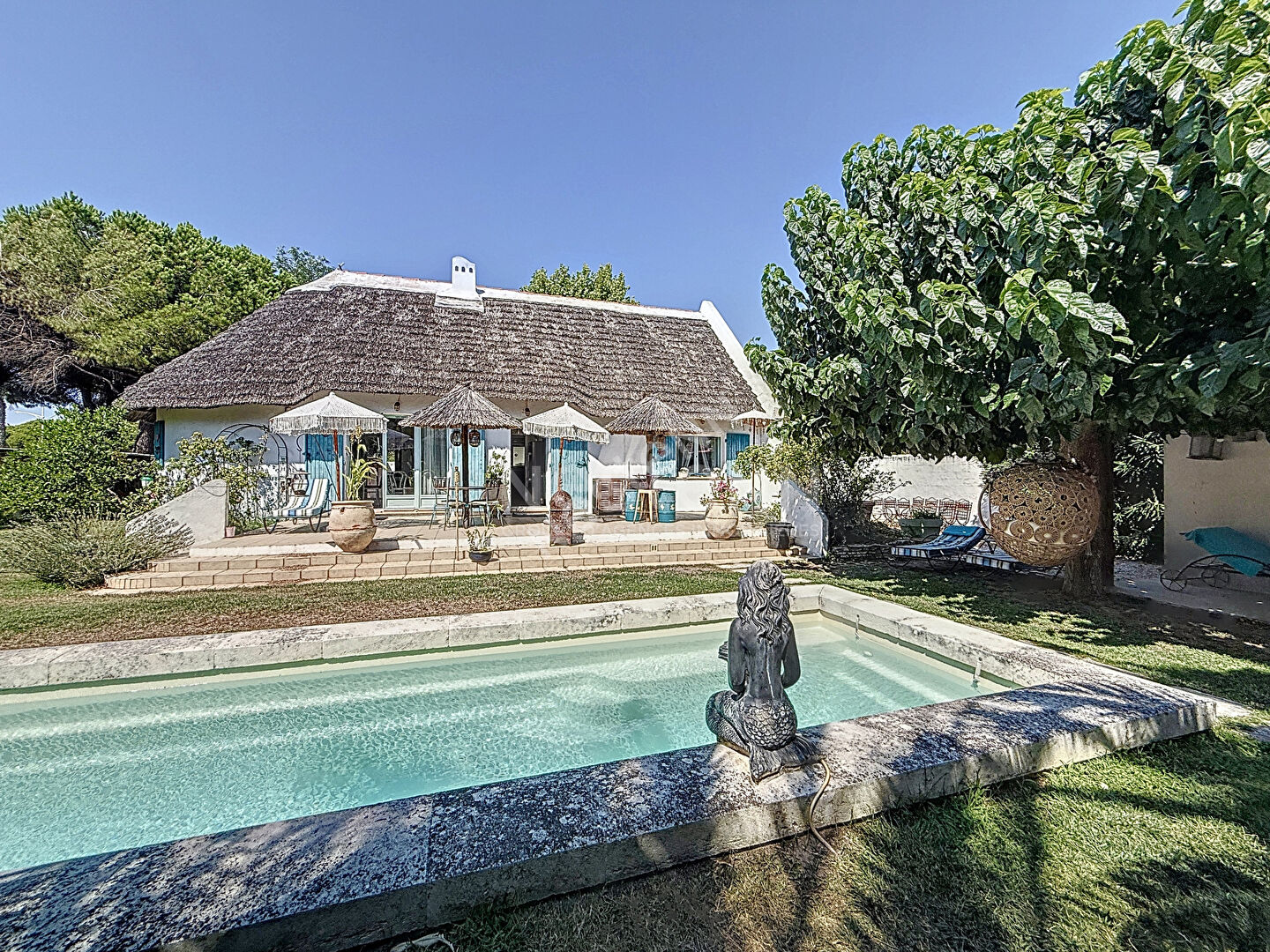 Élégante Maison à Vendre à Port Camargue - Un Havre de Paix