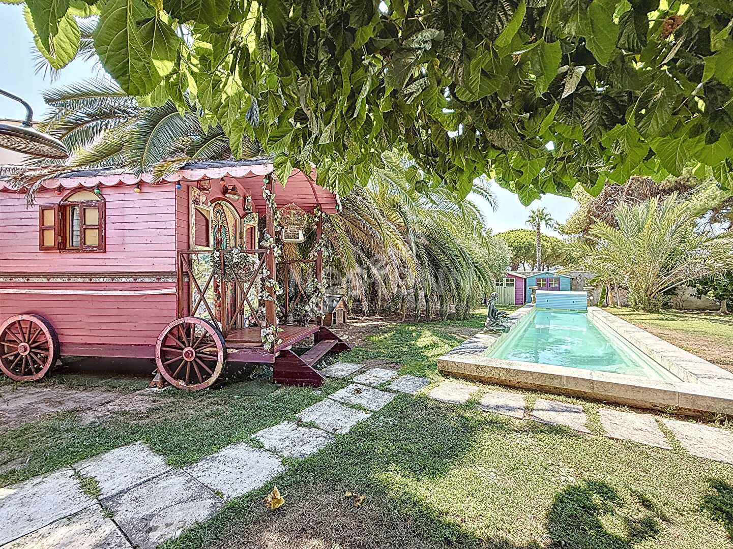 Élégante Maison à Vendre à Port Camargue - Un Havre de Paix