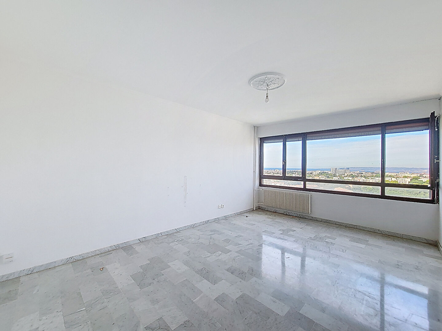 Appartement 3 pièces 68 m² · à Marseille · 68 m² · 195 000 €