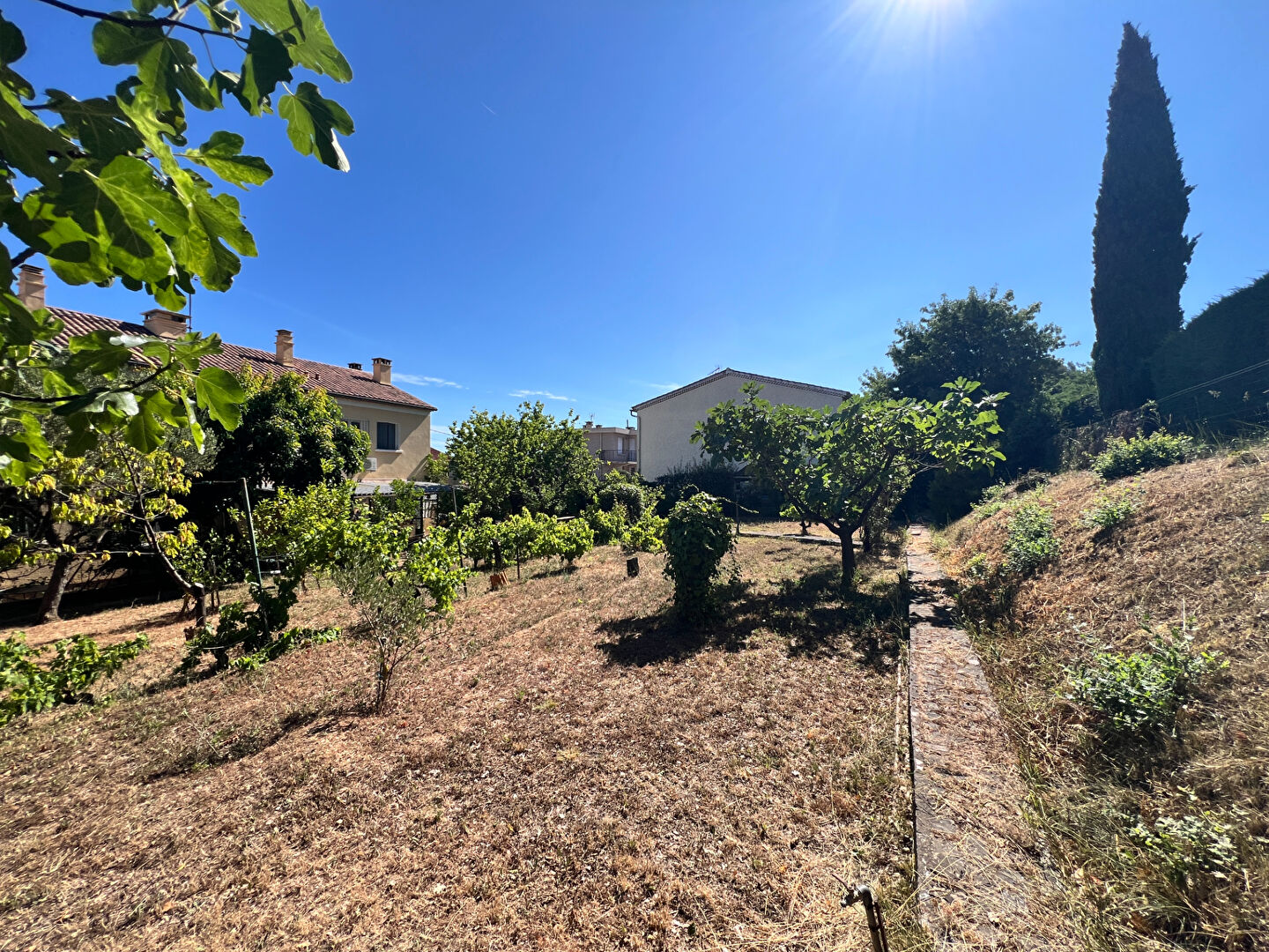 Terrain 439 m² · à Le Pradet · 439 m² · 230 000 €