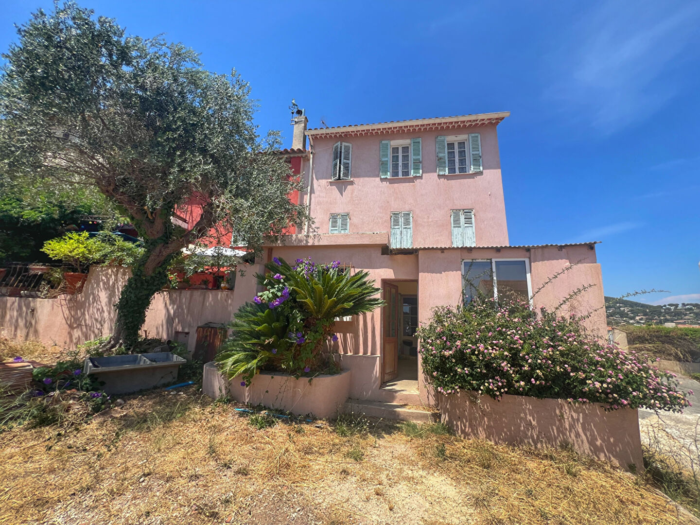 Maison 6 pièces 100 m² · à Carqueiranne · 100 m² · 650 000 €