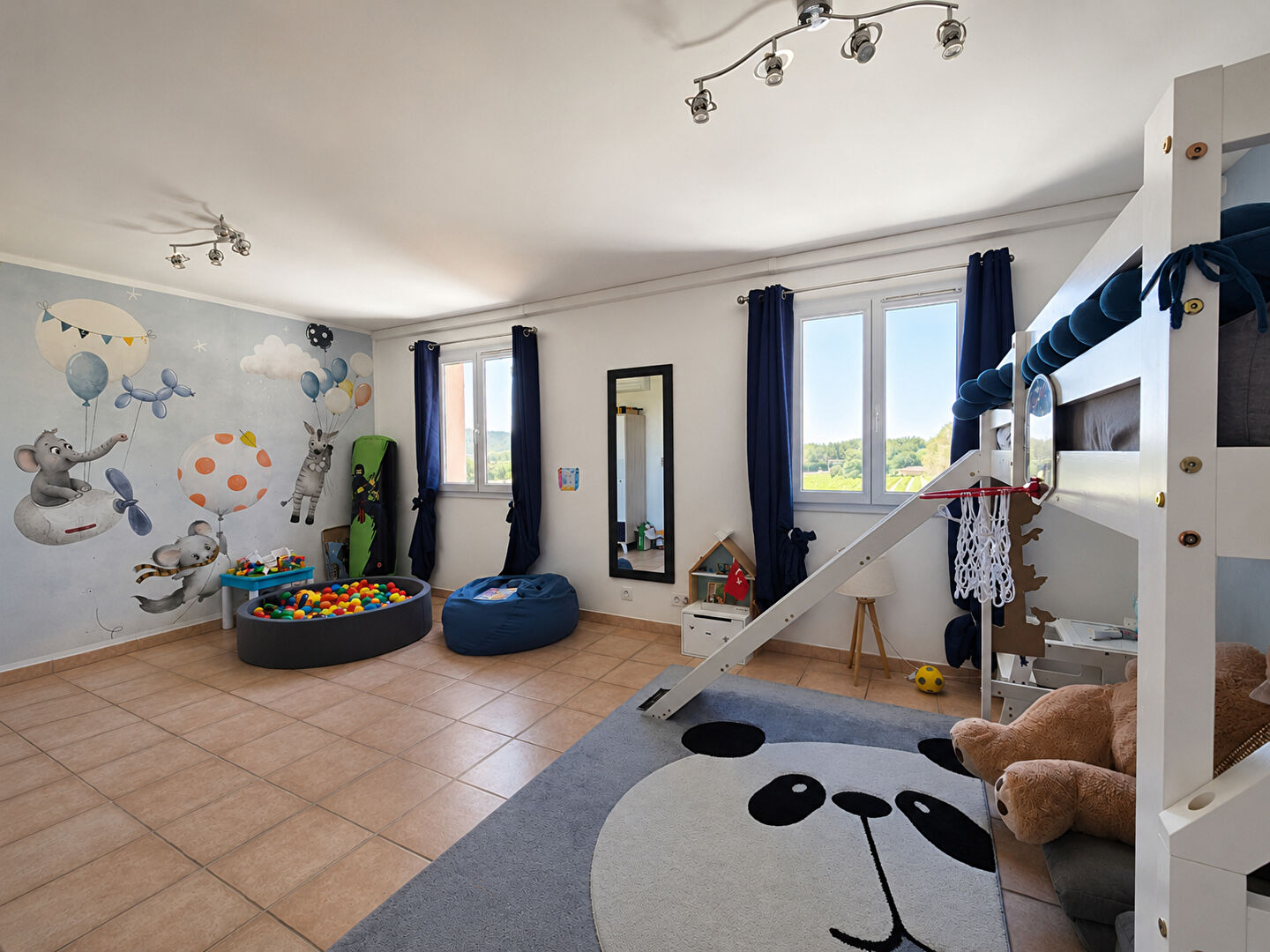 A VENDRE-Maison La Crau 5 pièce(s) 160m2 - Secteur résidentiel et recherché, piscine.