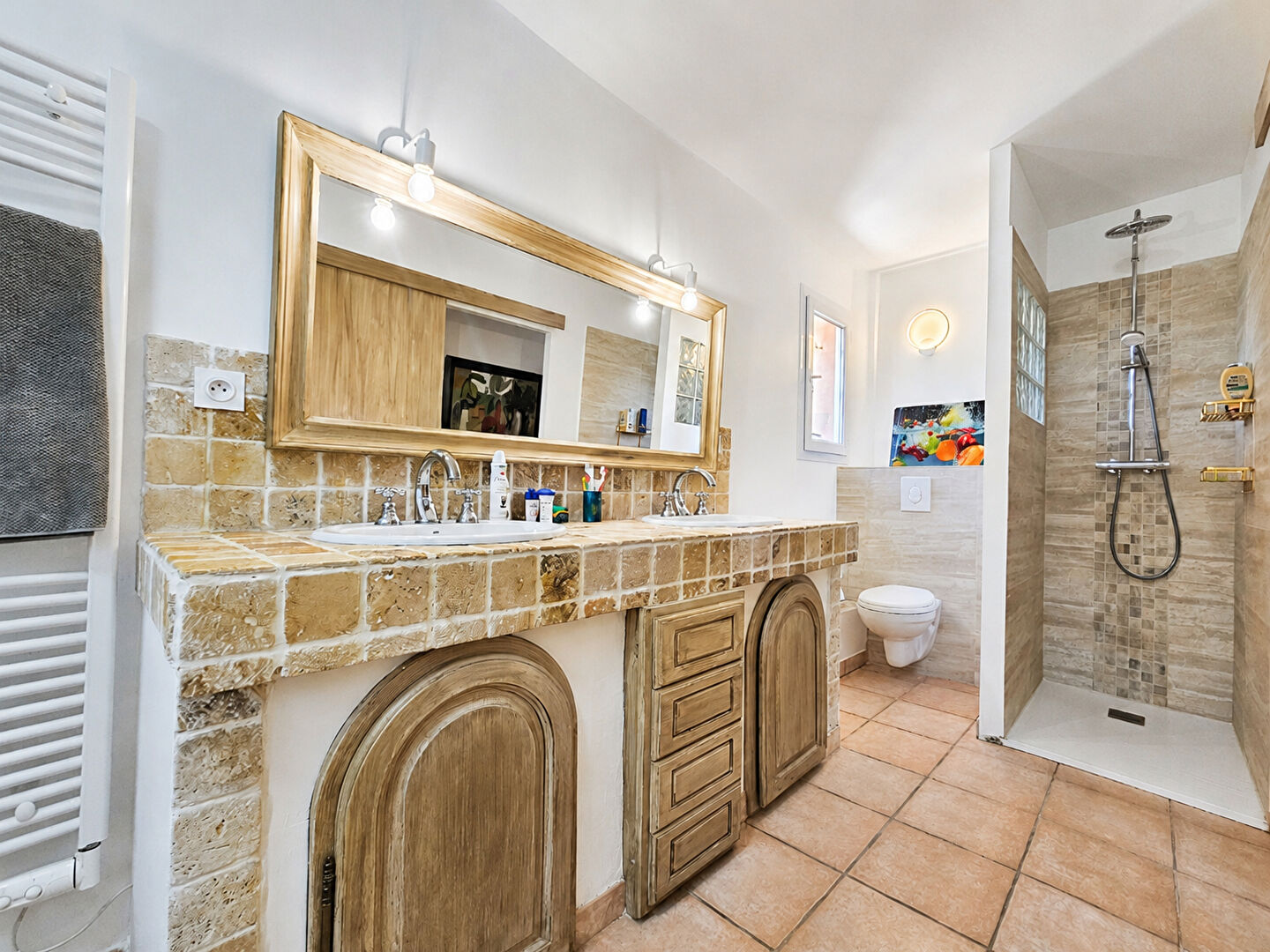A VENDRE-Maison La Crau 5 pièce(s) 160m2 - Secteur résidentiel et recherché, piscine.