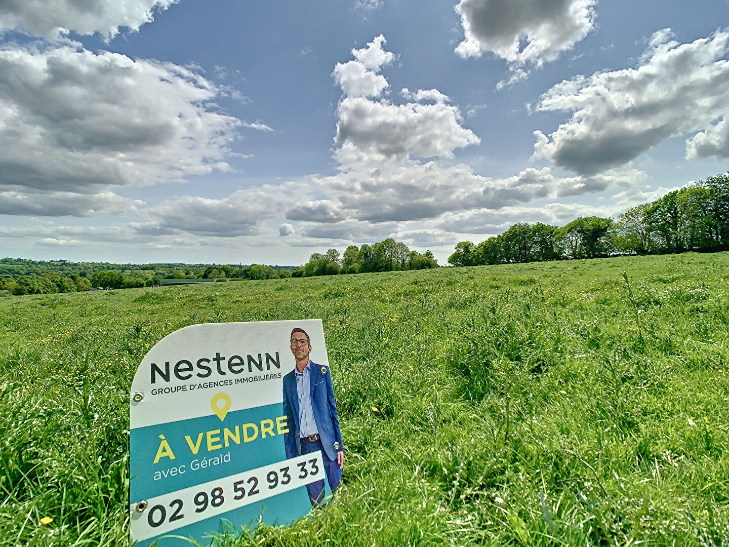Terrain plat, constructible et viabilisé de 434 M² · à Briec · 69 900 €