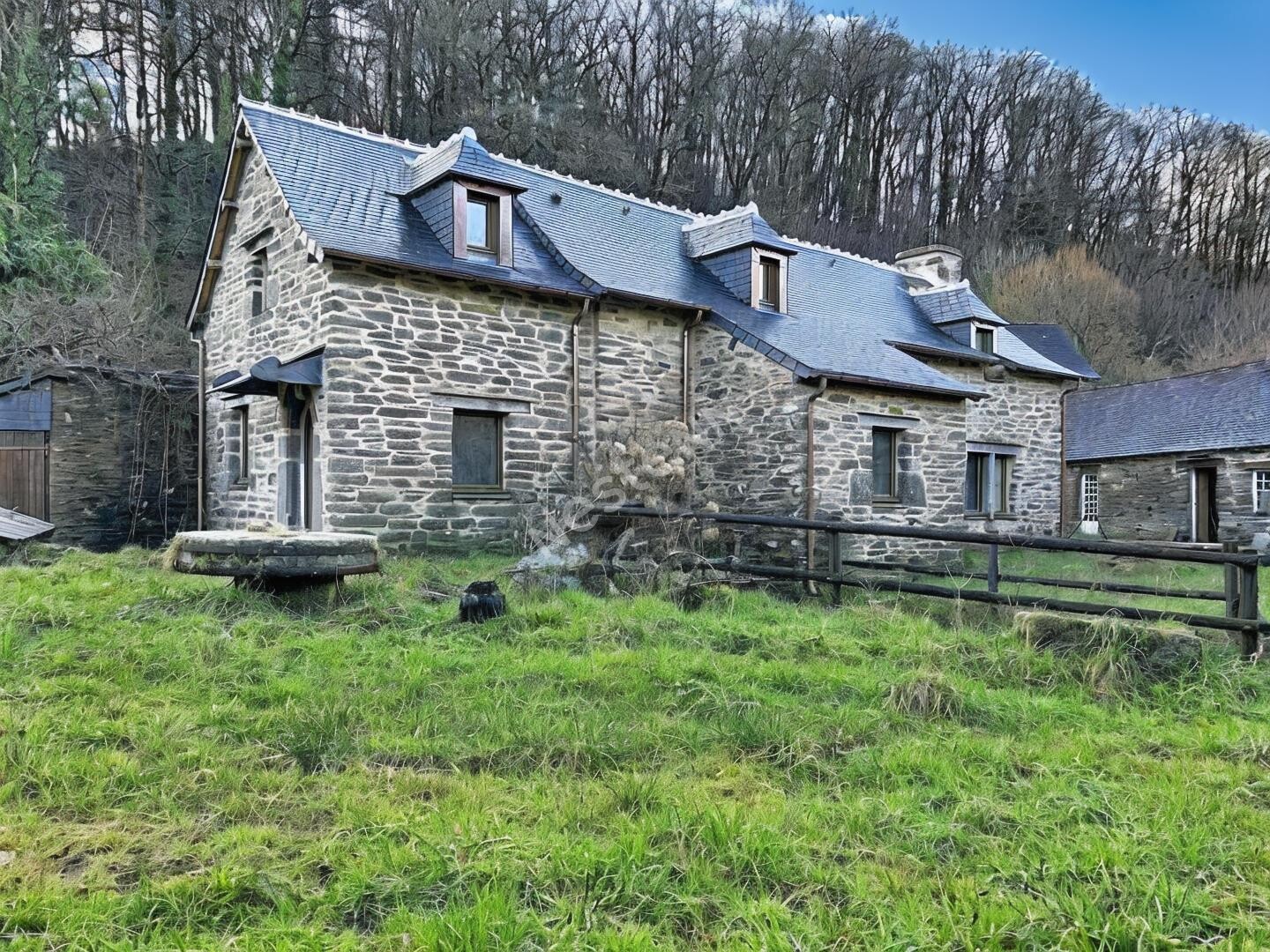 Terrain 4 pièces 118 m² · à Pleyben · 118 m² · 283 500 €