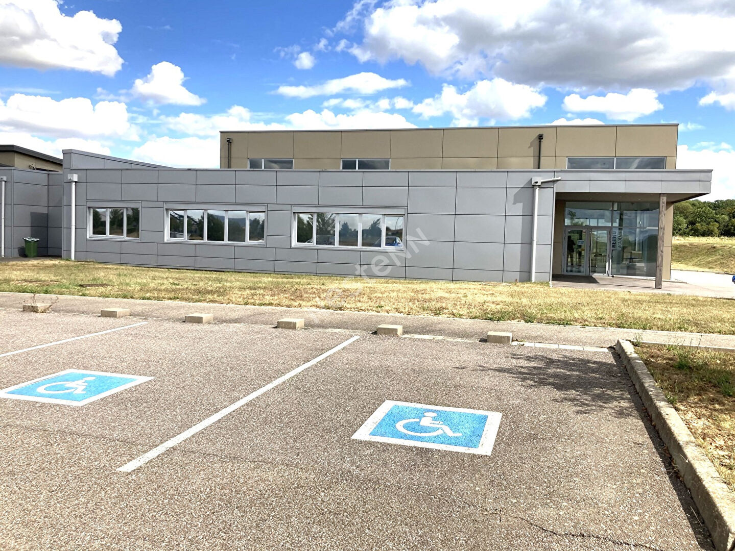 Local commercial 476 m² · à Morhange · 476 m² · 498 200 €