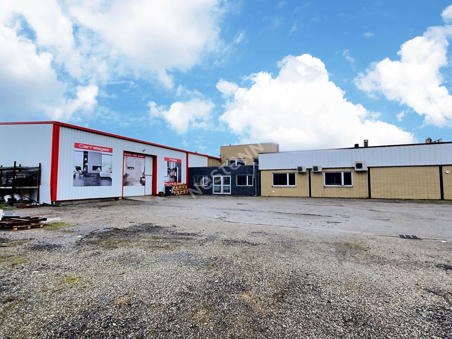 Local commercial 200 m² · à Betting · 200 m² · 162 000 €