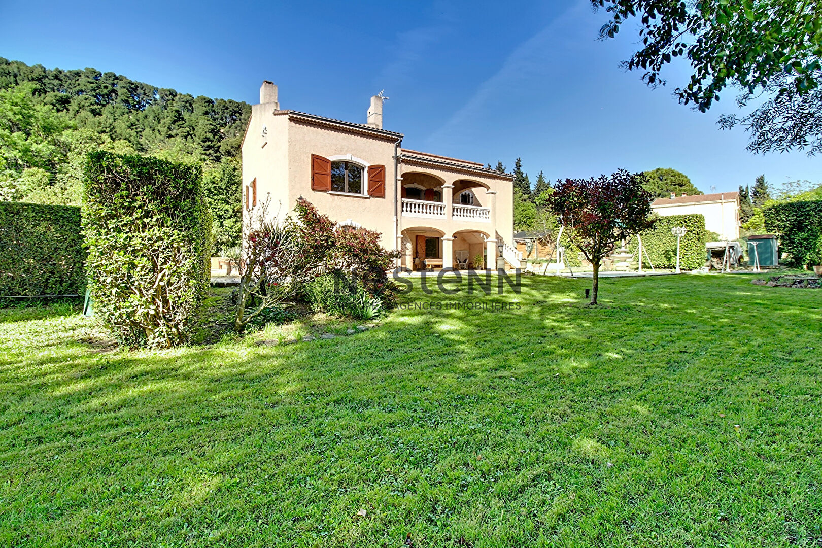 Maison 6 pièces 227 m² · à Les Pennes Mirabeau · 227 m² · 749 000 €