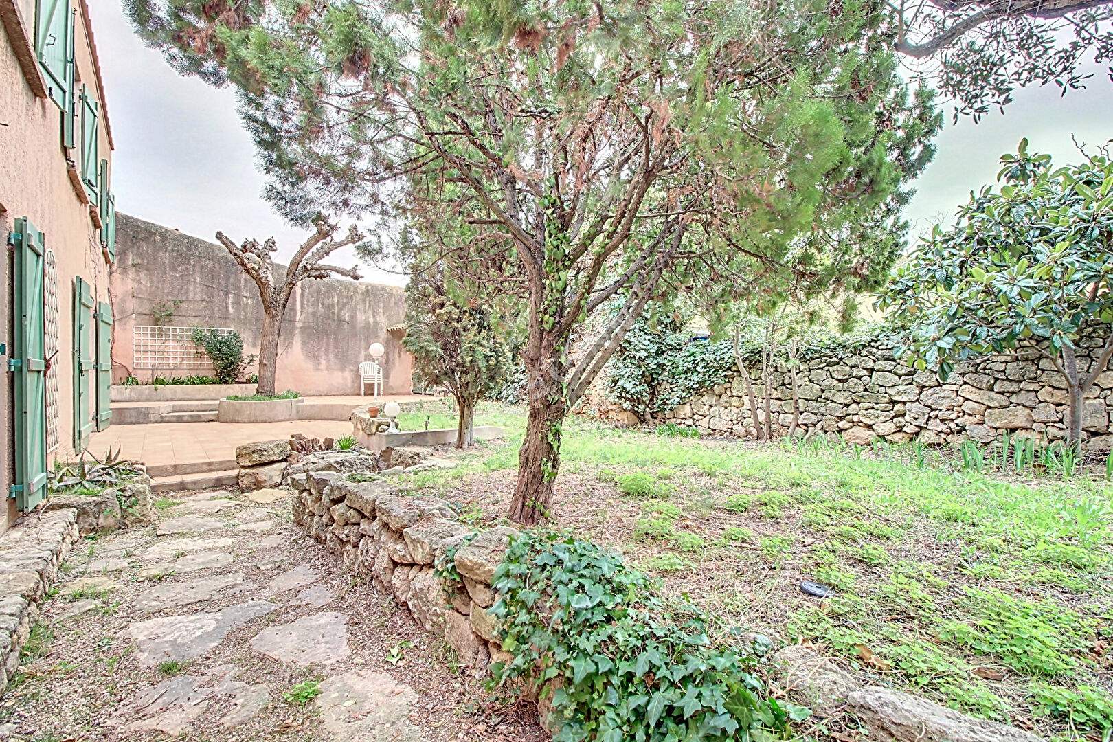 CHARMANTE MAISON DE VILLE T5 SUR SAINT-MITRE-LES-RAMPARTS - A VISITER SANS TARDER
