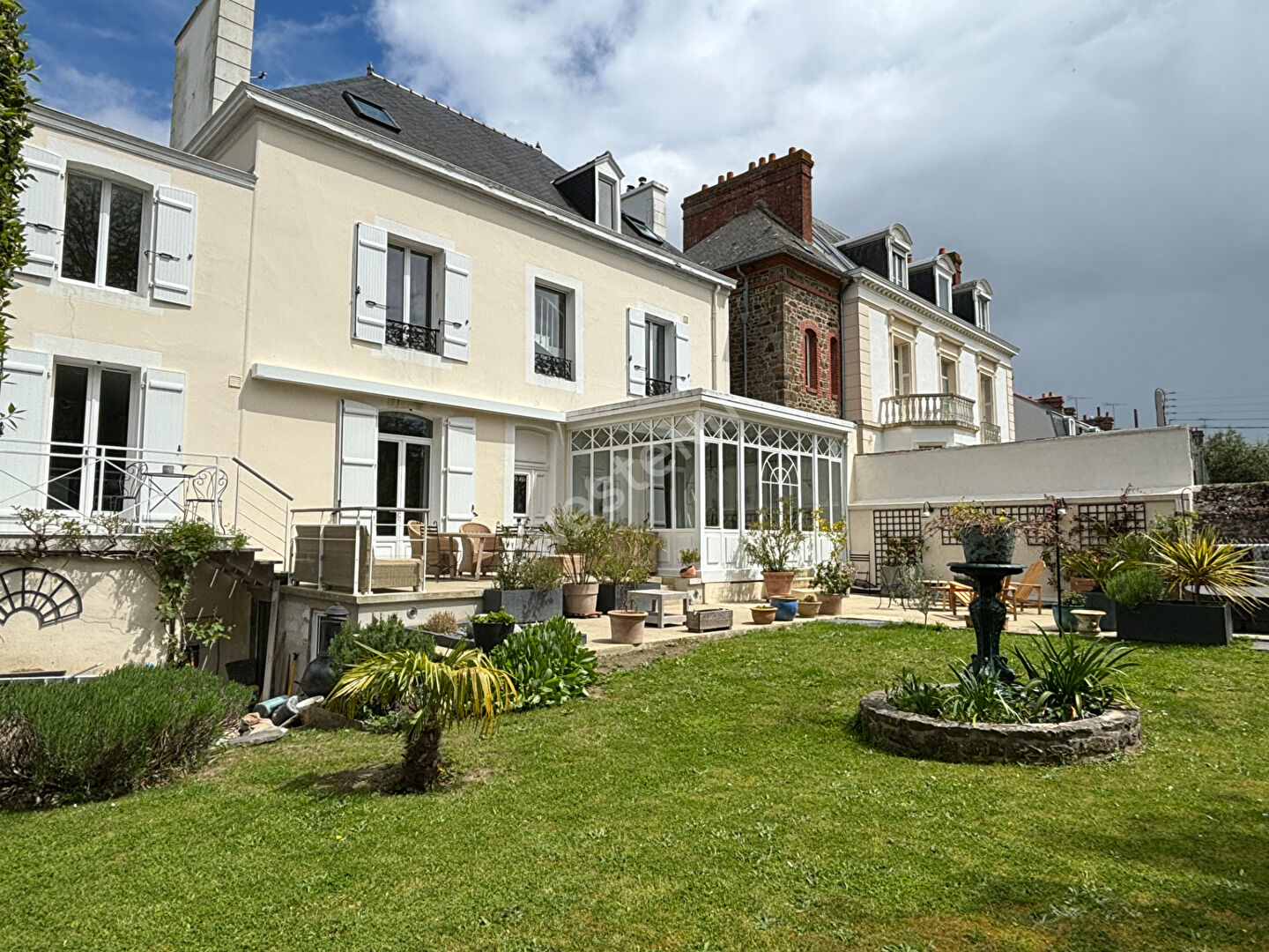 Villa Servannaise - 10 pièces - St Servan Centre