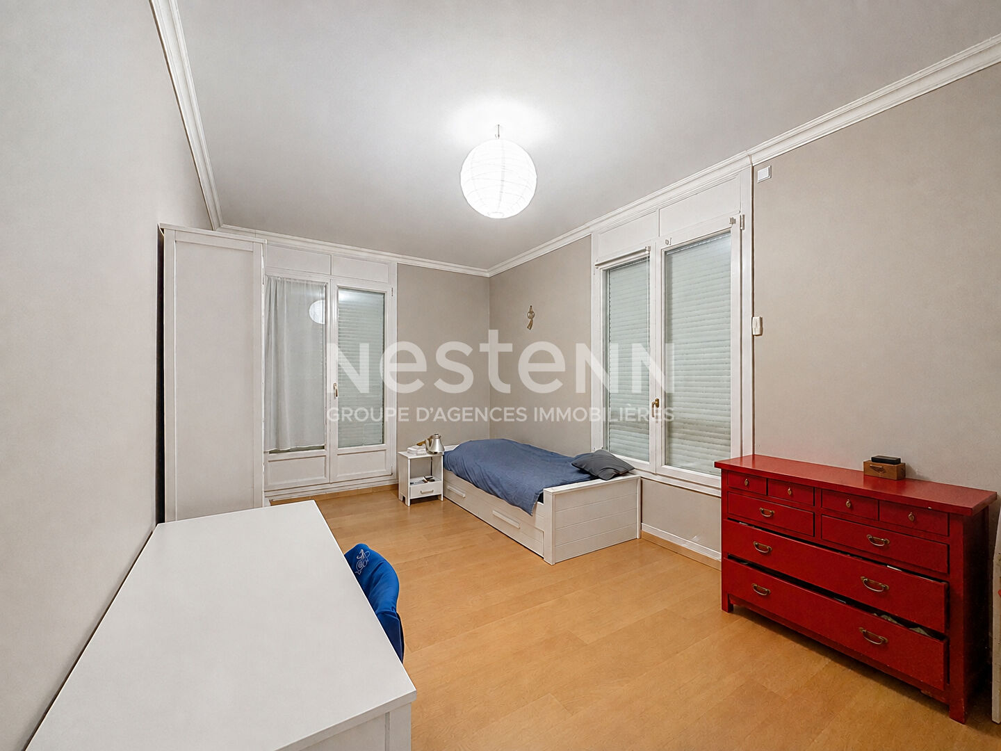 SIAM  Vastes volumes et emplacement d'exception pour ce T6 avec ascenseur non-meublé de 197 m²