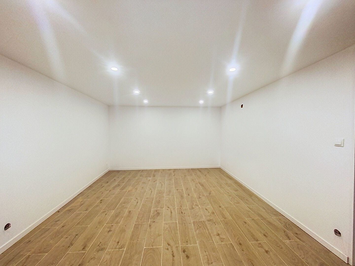 A vendre. Maison rénovée de 127m2 avec terrain et garage à Nyoiseau