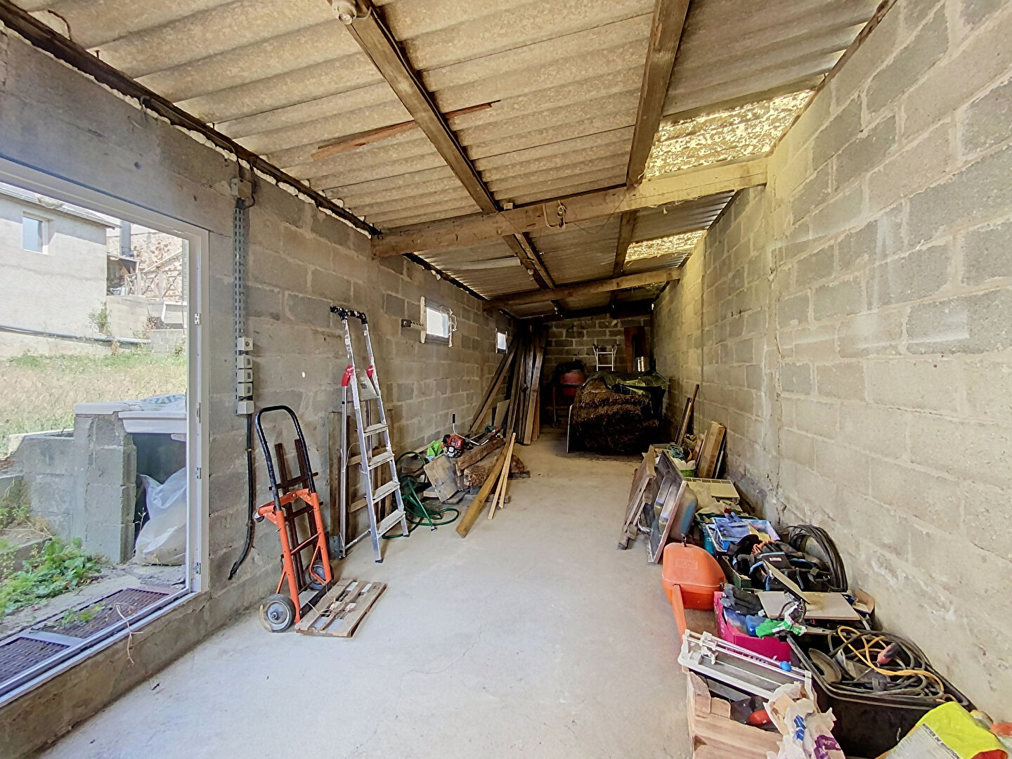 A vendre. Maison rénovée de 127m2 avec terrain et garage à Nyoiseau